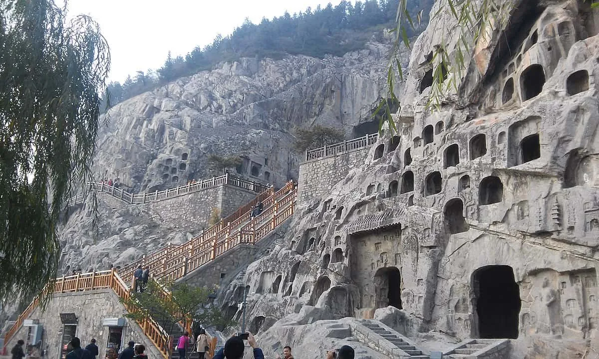 ancient luoyang longmen grottoes